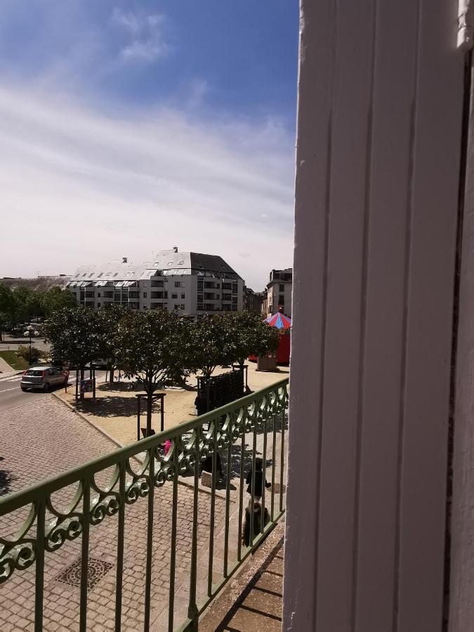 Studio Balcon De La Place Dinan Exterior foto