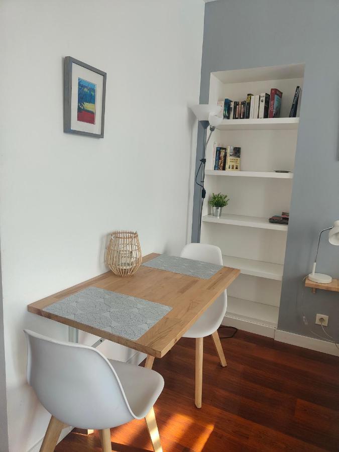 Studio Balcon De La Place Dinan Exterior foto